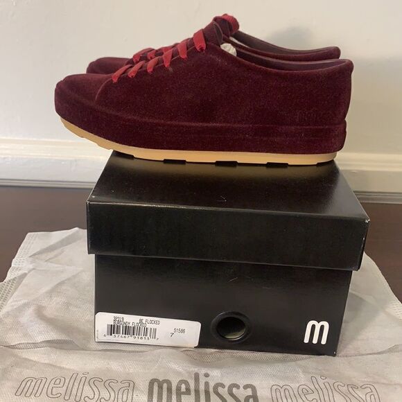 Melissa  be blocked  super soft cushioned foodbed sneaker size 6 and 7 - Picture 9 of 9